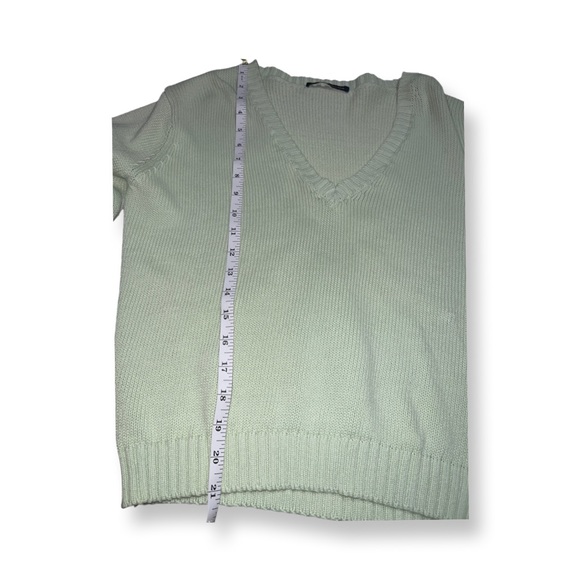 Brandy Melville V-Neck Sweater Light Green Lime Light Mint XS Longsleeve Knit. - Picture 4 of 13